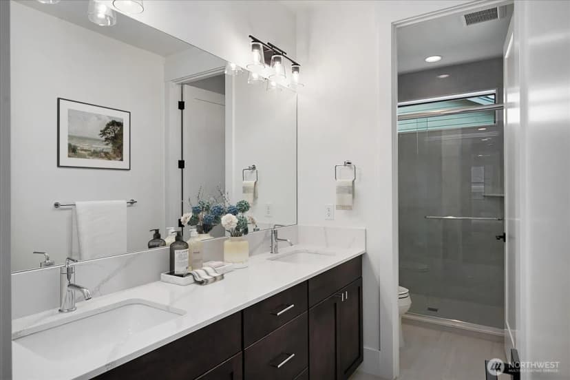 Property photo for 10924 Se 24th Place, Bellevue photo 30