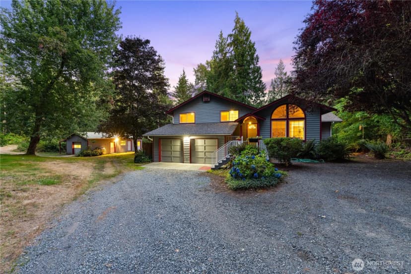 Property photo for 9625 101st Avenue Ne, Arlington