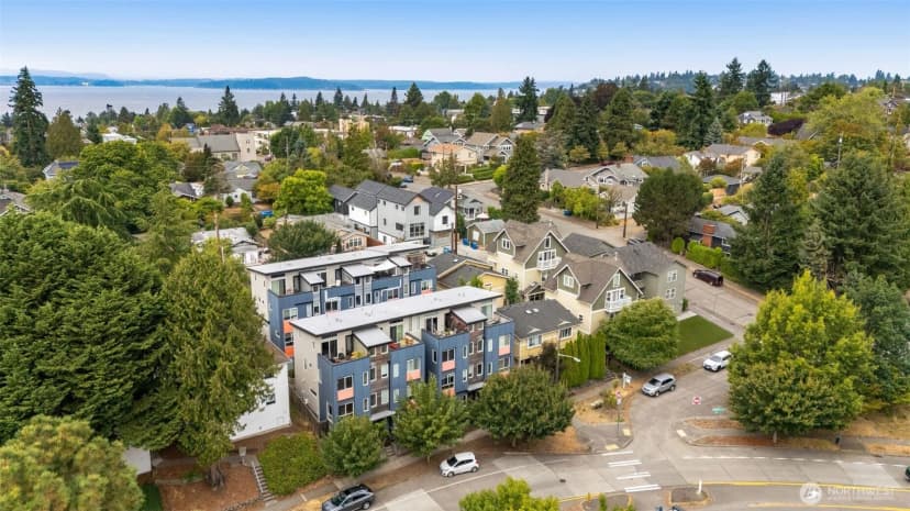 Property photo for 5915 Fauntleroy Way Sw #d, Seattle photo 26
