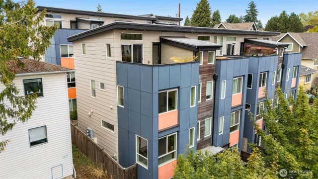 Property photo for 5915 Fauntleroy Way Sw #d, Seattle