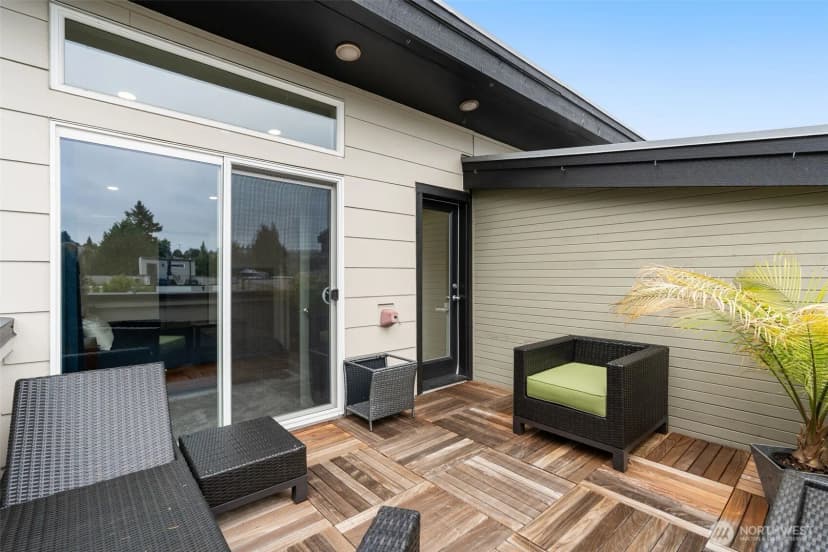 Property photo for 5915 Fauntleroy Way Sw #d, Seattle photo 14