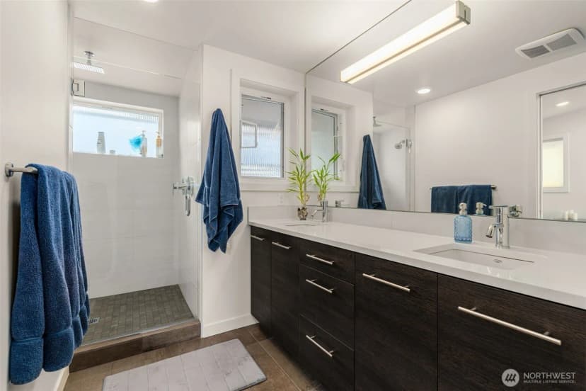Property photo for 5915 Fauntleroy Way Sw #d, Seattle photo 16