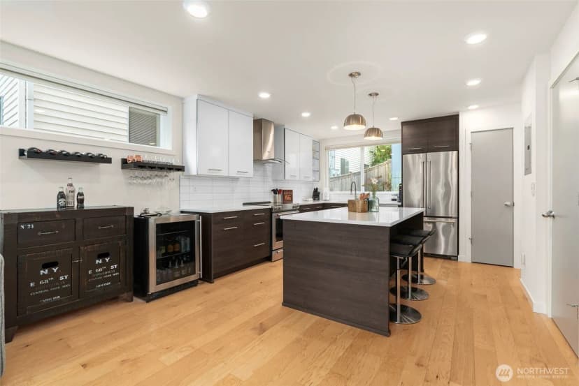 Property photo for 5915 Fauntleroy Way Sw #d, Seattle photo 7