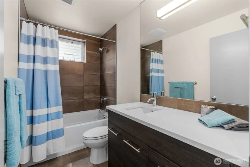 Property photo for 5915 Fauntleroy Way Sw #d, Seattle photo 20