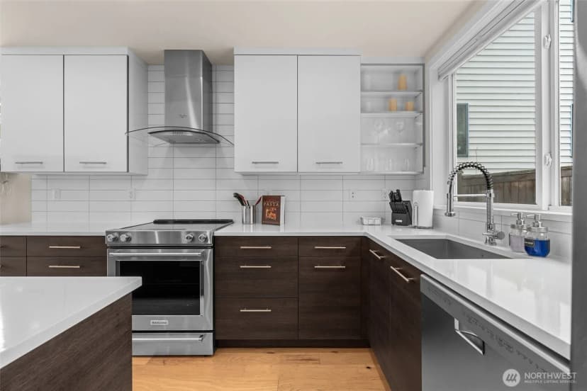 Property photo for 5915 Fauntleroy Way Sw #d, Seattle photo 10
