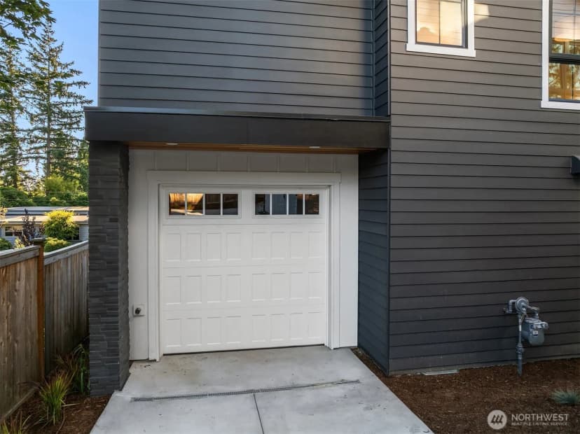 Property photo for 10505 Ne 112th Street, Kirkland photo 29