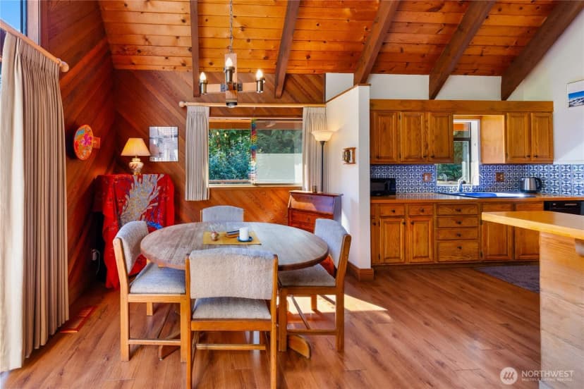 Property photo for 548 Klamath Drive, La Conner photo 8