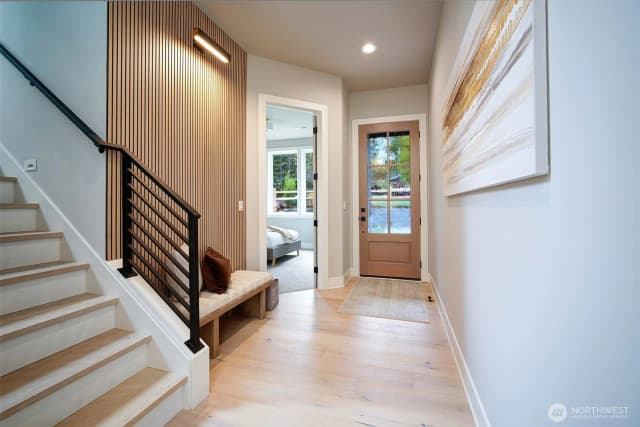 Property photo for 12806 Ne 65th Lane, Kirkland photo 5