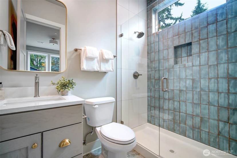 Property photo for 12806 Ne 65th Lane, Kirkland photo 32