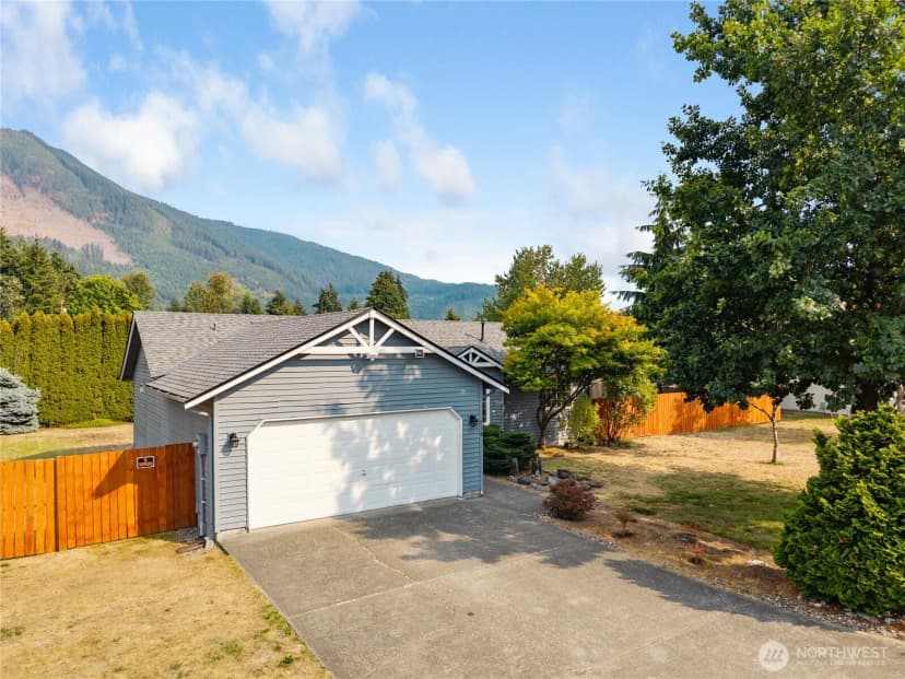 Property photo for 618 Tamara Lane, Darrington photo 3