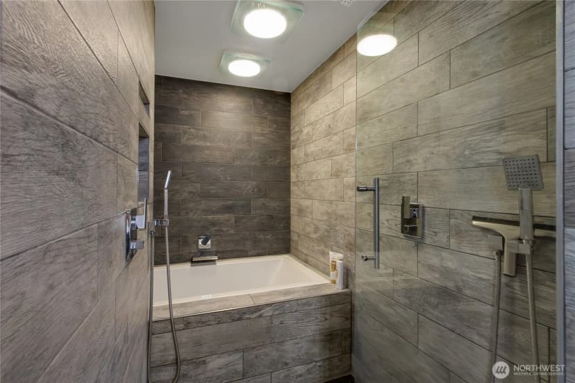 Property photo for 31025 186th Place Se, Kent photo 14