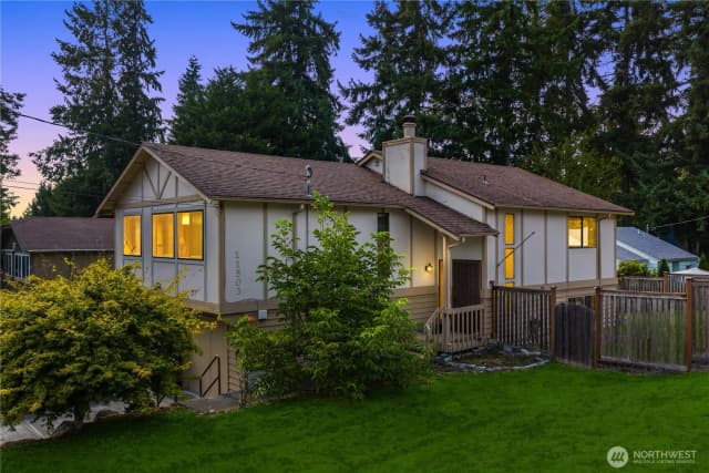 Property photo for 11503 Bartlett Avenue Ne, Seattle