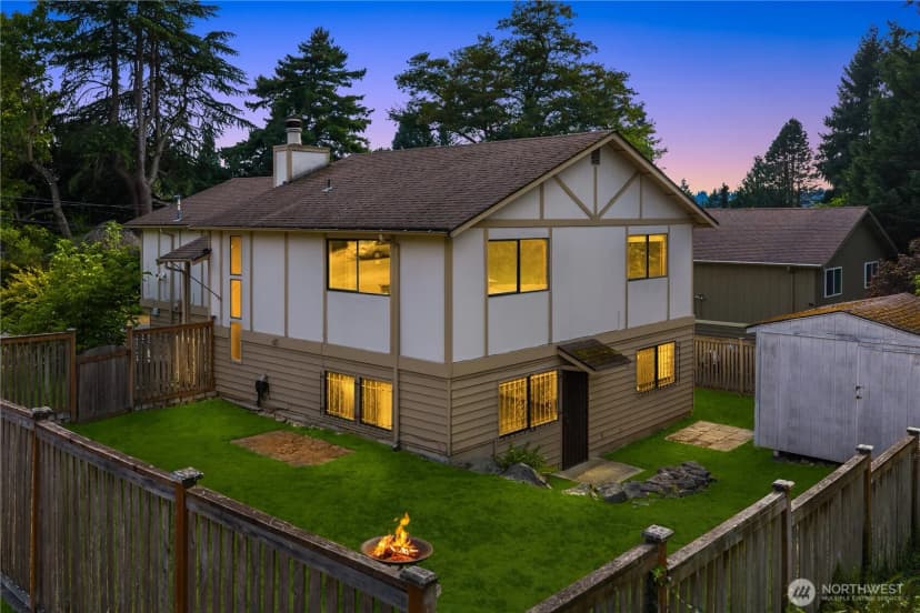 Property photo for 11503 Bartlett Avenue Ne, Seattle photo 6