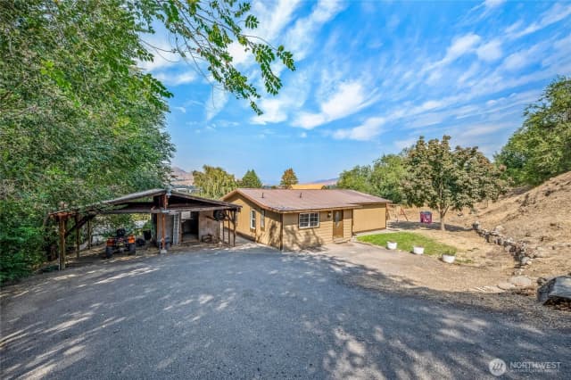 Property photo for 2152 Sunset Hwy, East Wenatchee photo 2