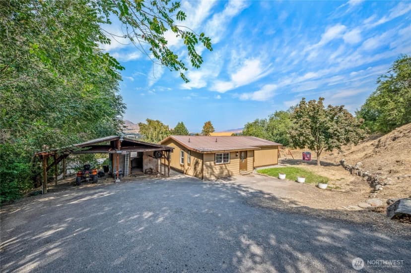 Property photo for 2152 Sunset Hwy, East Wenatchee photo 2