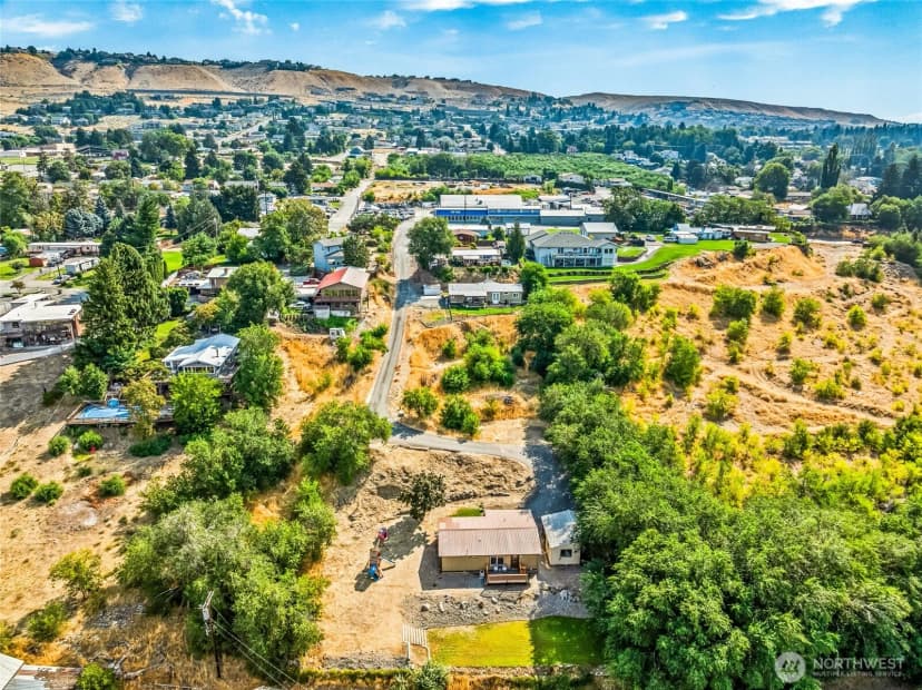 Property photo for 2152 Sunset Hwy, East Wenatchee photo 11