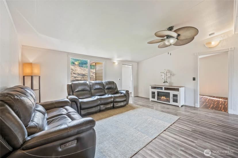 Property photo for 2152 Sunset Hwy, East Wenatchee photo 20