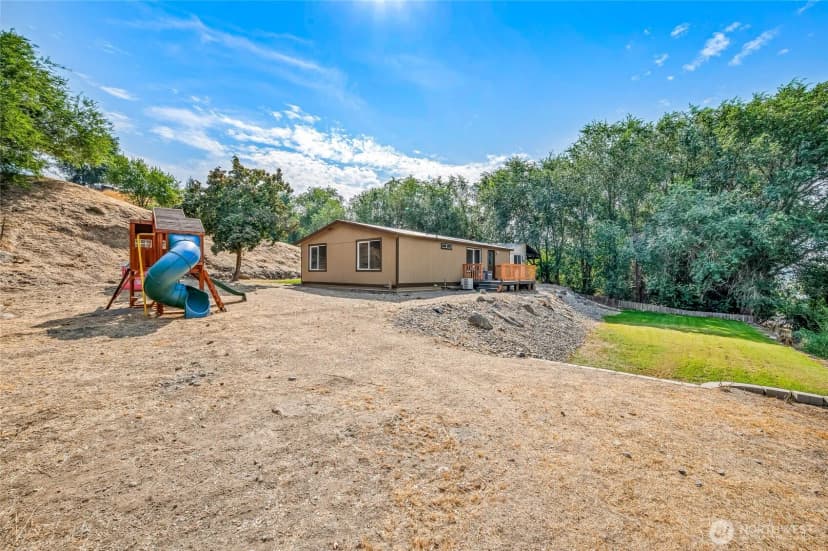 Property photo for 2152 Sunset Hwy, East Wenatchee photo 4