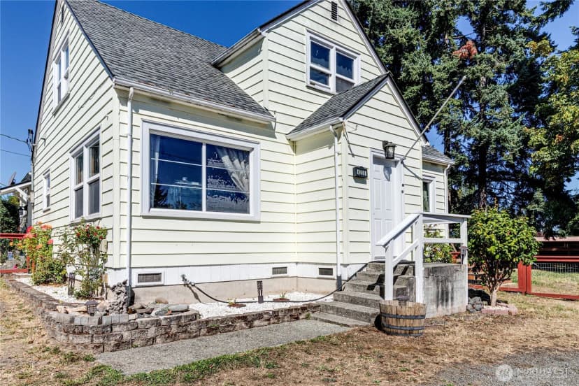 Property photo for 4208 C Street Ext, Port Angeles