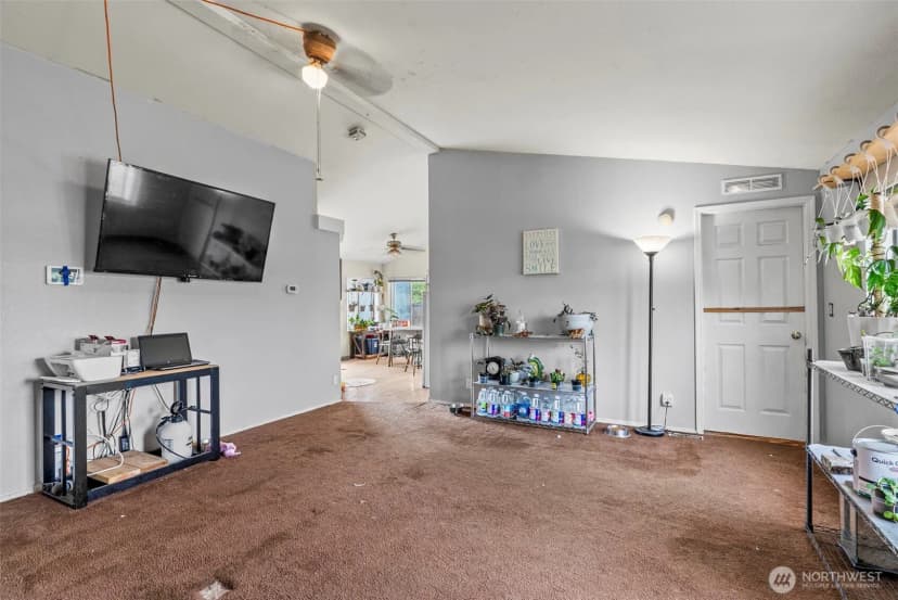 Property photo for 157 Chickadee Drive, Kelso photo 6