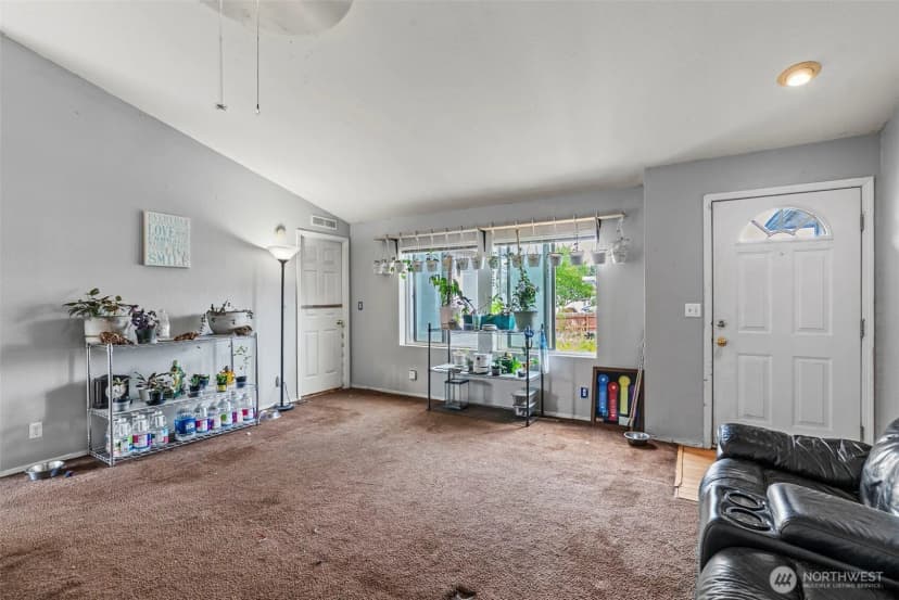 Property photo for 157 Chickadee Drive, Kelso photo 7