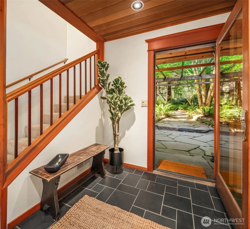 Property photo for 17804 Thorsen Road Sw, Vashon photo 9