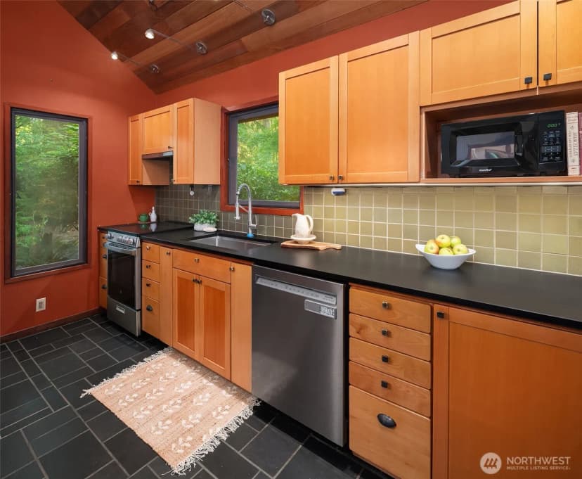 Property photo for 17804 Thorsen Road Sw, Vashon photo 18