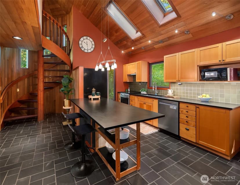 Property photo for 17804 Thorsen Road Sw, Vashon photo 16