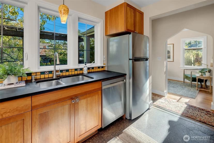 Property photo for 7344 Keen Way N, Seattle photo 8