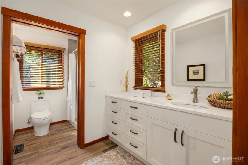 Property photo for 34258 Pilot Point Road Ne, Kingston photo 16