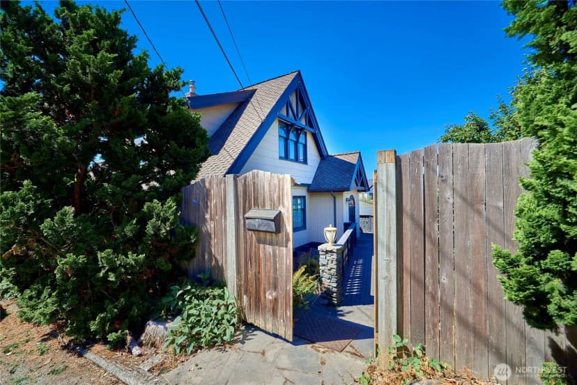 Property photo for 5610 Sw Teig Place, Seattle photo 3
