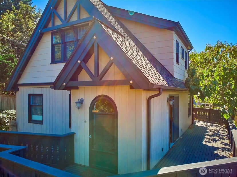 Property photo for 5610 Sw Teig Place, Seattle photo 5