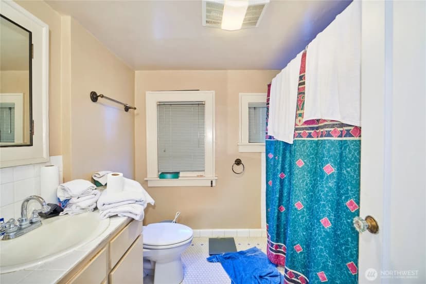 Property photo for 5610 Sw Teig Place, Seattle photo 21