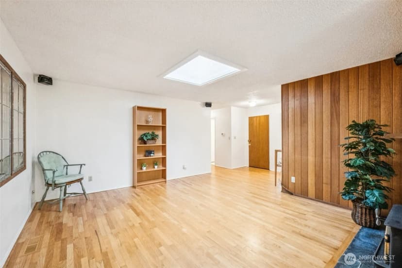 Property photo for 2531 Ne 204th Street, Shoreline photo 6