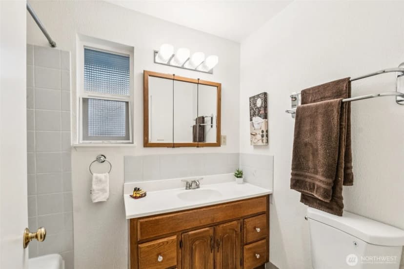Property photo for 2531 Ne 204th Street, Shoreline photo 18