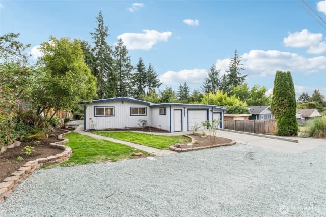 Property photo for 2531 Ne 204th Street, Shoreline