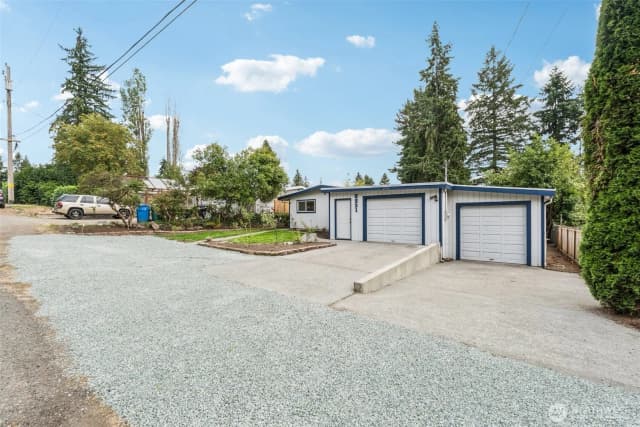 Property photo for 2531 Ne 204th Street, Shoreline photo 3