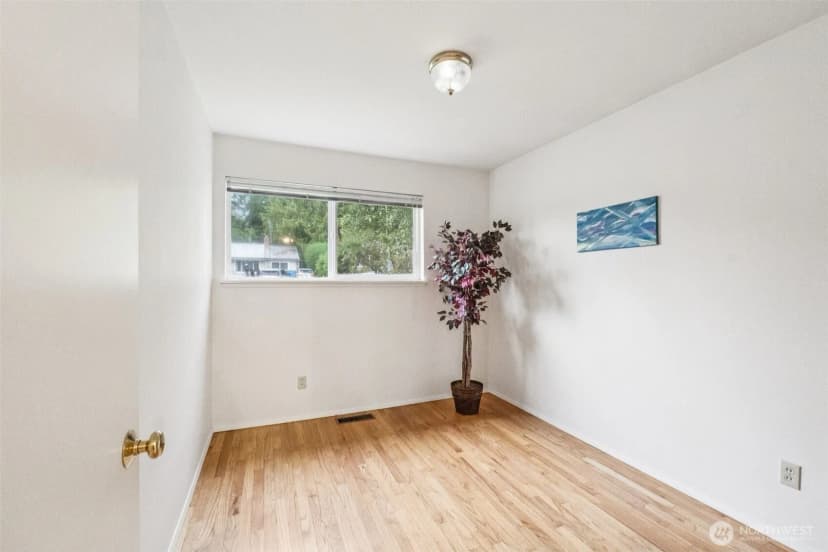 Property photo for 2531 Ne 204th Street, Shoreline photo 16