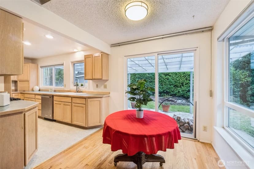 Property photo for 2531 Ne 204th Street, Shoreline photo 7