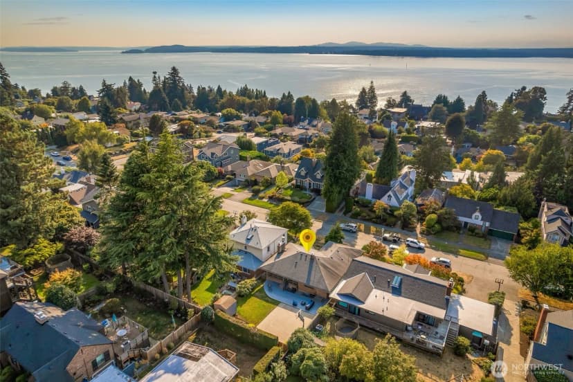 Property photo for 3232 43rd Avenue W, Seattle photo 34