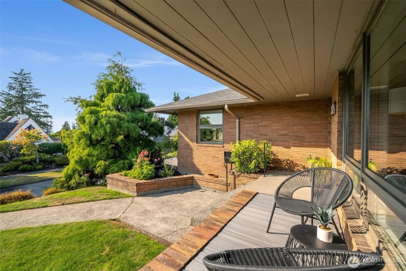 Property photo for 3232 43rd Avenue W, Seattle photo 4