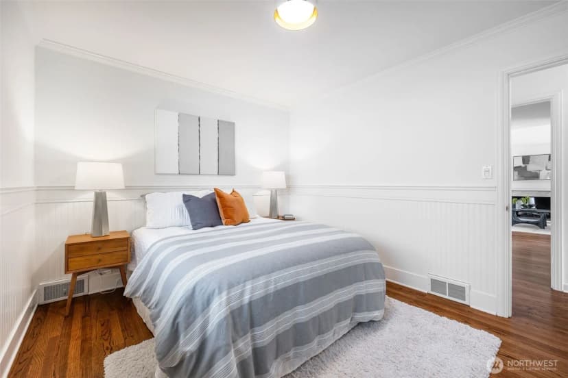 Property photo for 3232 43rd Avenue W, Seattle photo 17