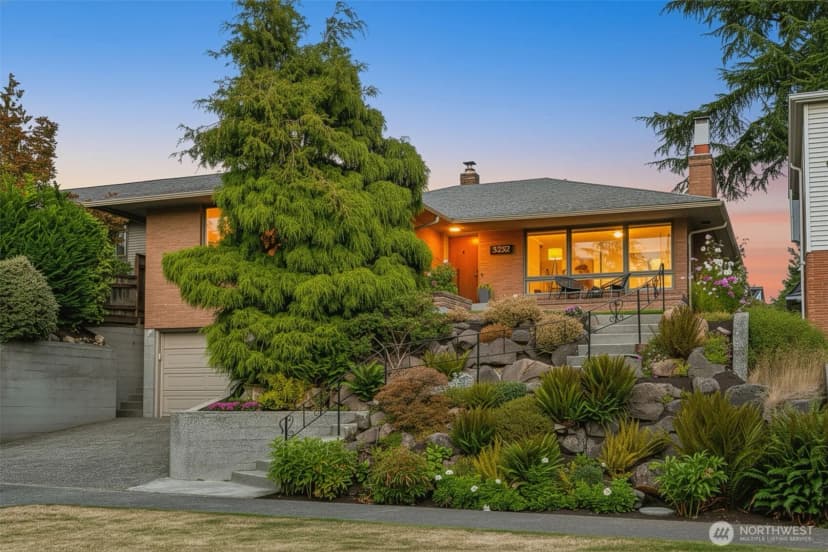 Property photo for 3232 43rd Avenue W, Seattle photo 35