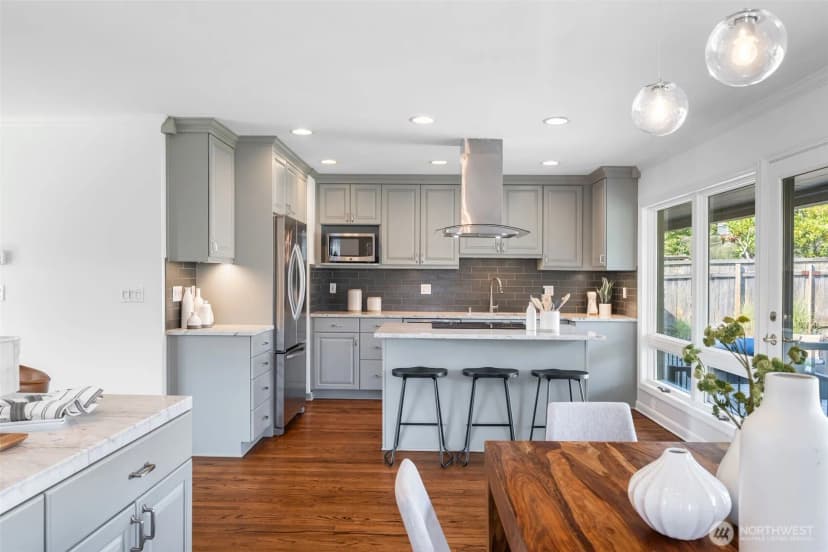 Property photo for 3232 43rd Avenue W, Seattle photo 12