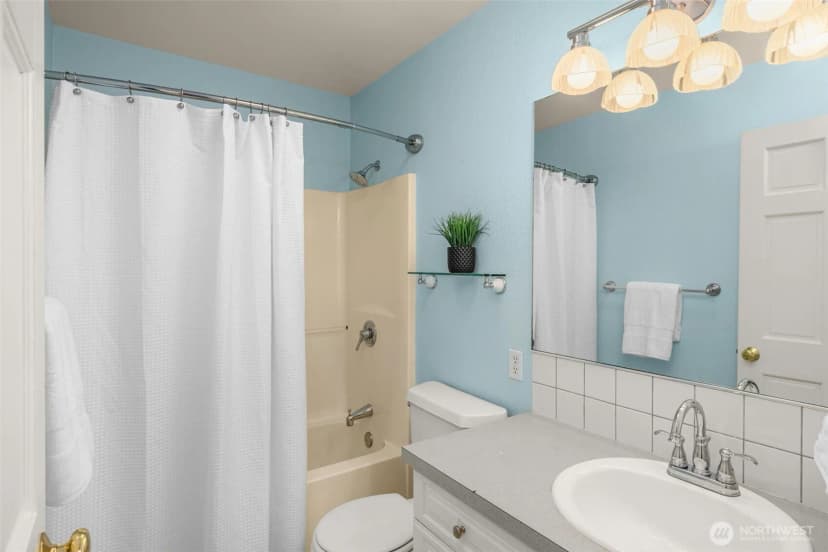 Property photo for 3222 39th Avenue Sw, Seattle photo 25