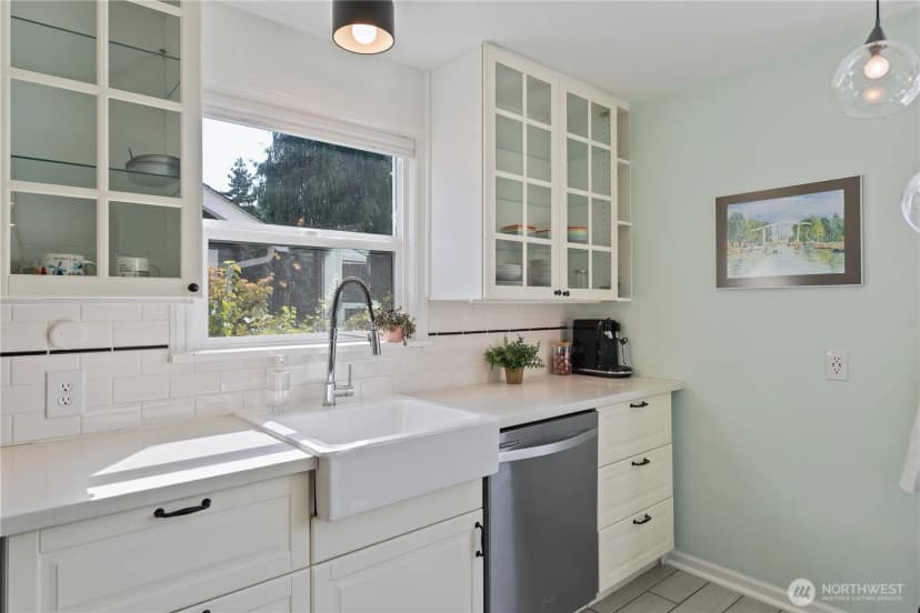 Property photo for 742 N 100 Street, Seattle photo 19