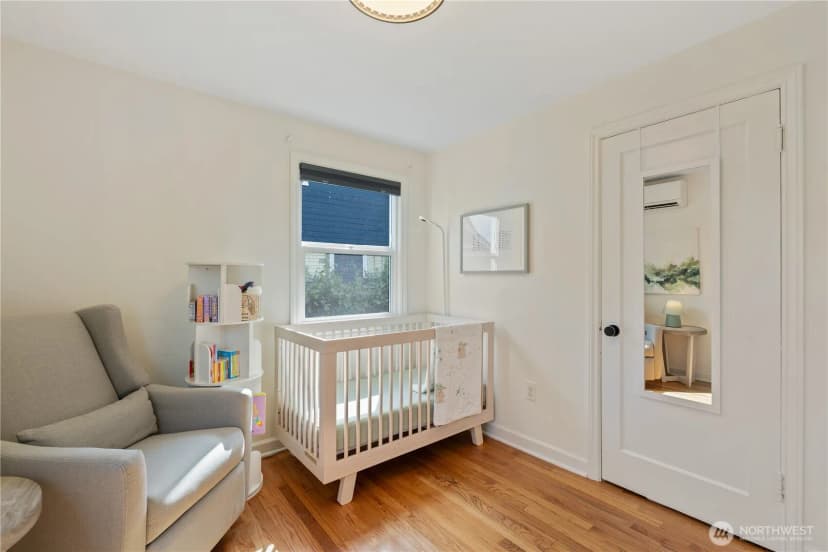 Property photo for 742 N 100 Street, Seattle photo 17