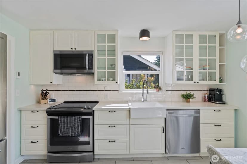 Property photo for 742 N 100 Street, Seattle photo 18