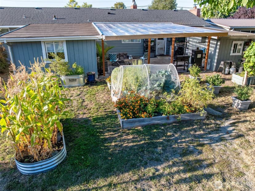 Property photo for 583 Se 6th Avenue, Oak Harbor photo 25