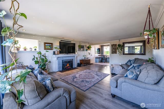 Property photo for 583 Se 6th Avenue, Oak Harbor photo 5